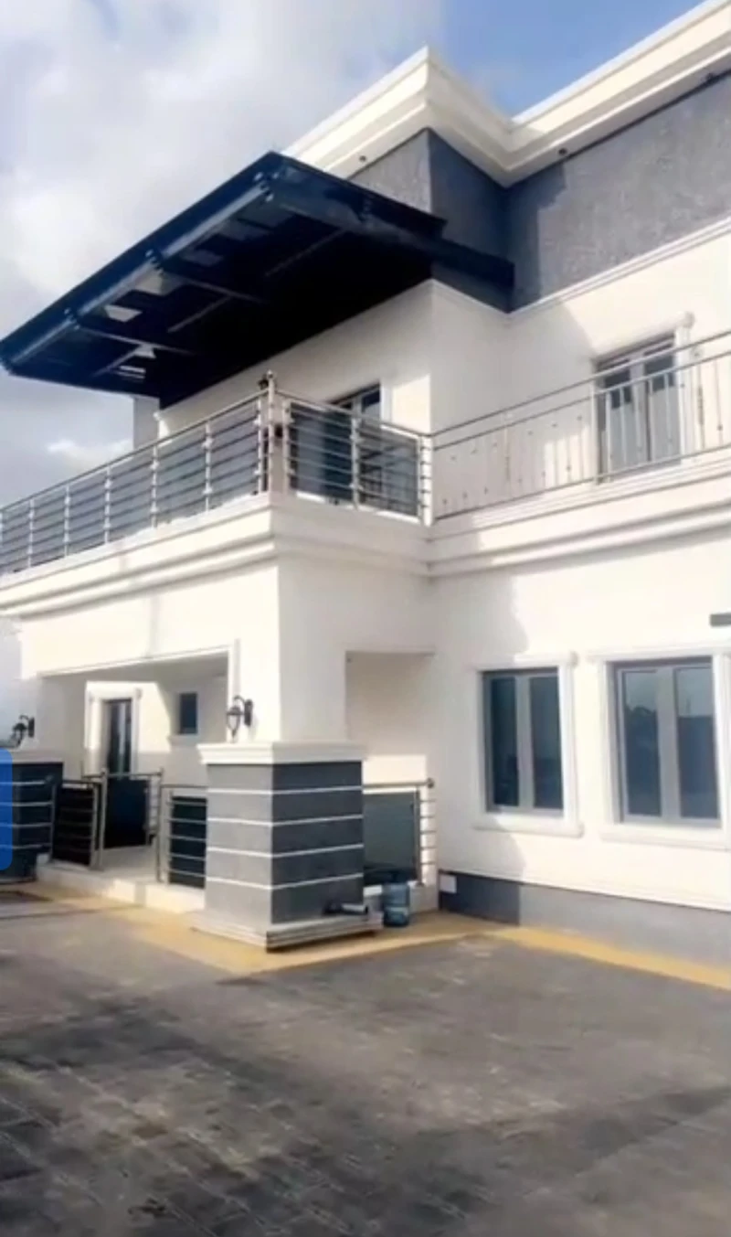 Duplex for Sale in Back of dunamis church, Delta cover picture