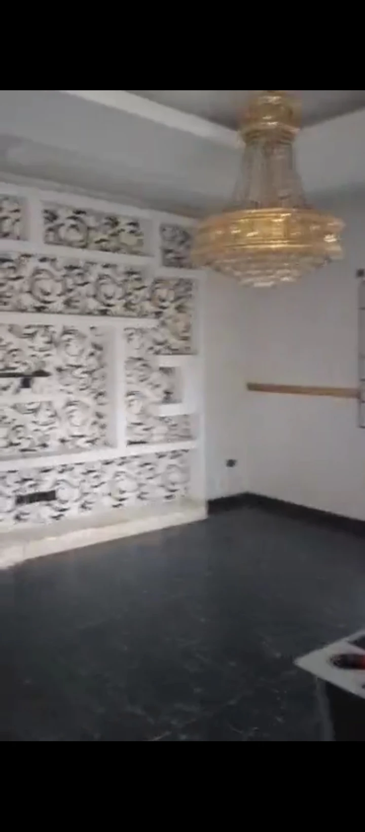 4 Bedroom Flat for Sale in Ekehuan road, Edo - Image 3