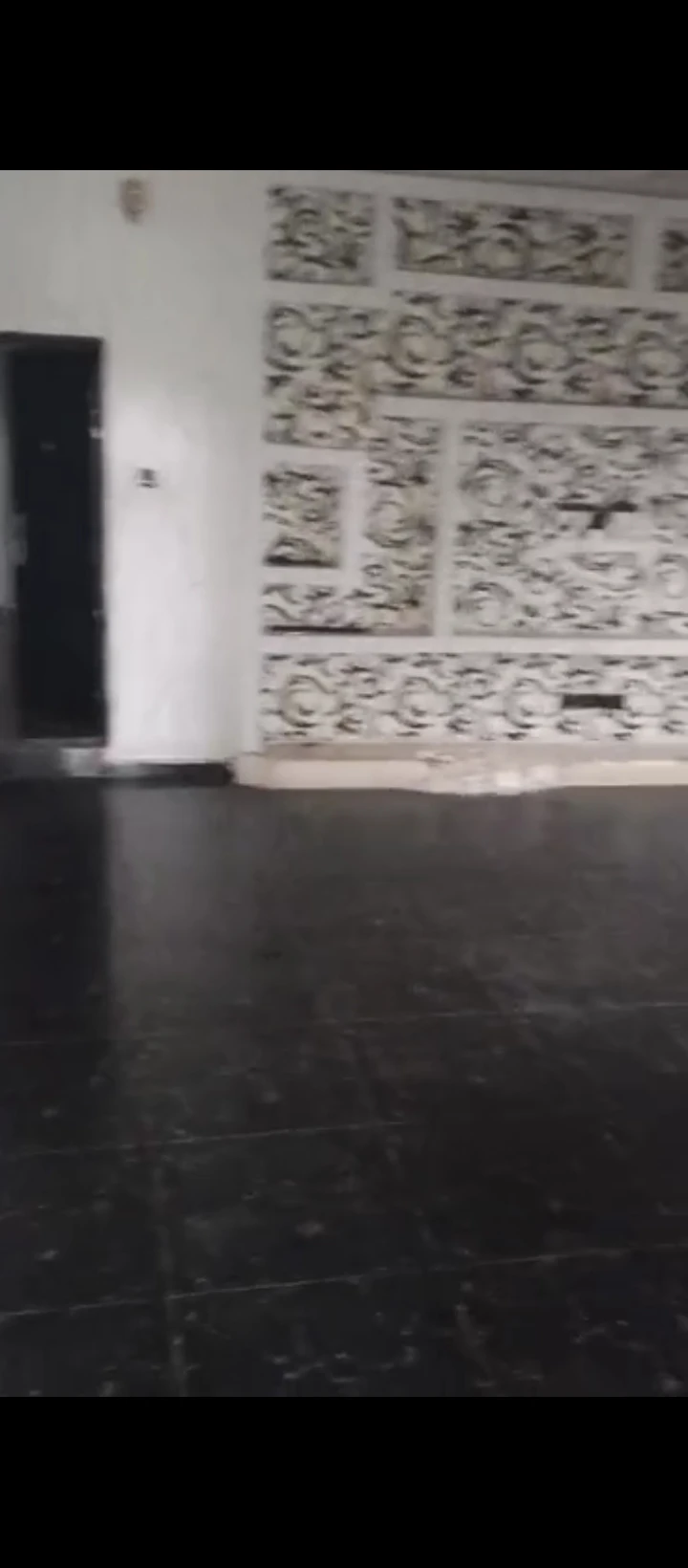 4 Bedroom Flat for Sale in Ekehuan road, Edo - Image 4