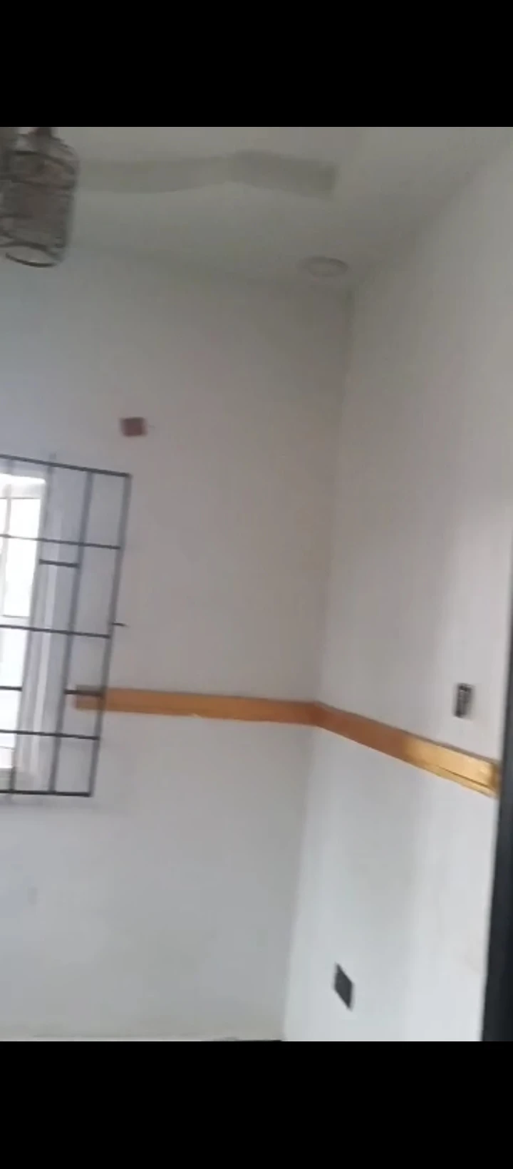 4 Bedroom Flat for Sale in Ekehuan road, Edo - Image 2
