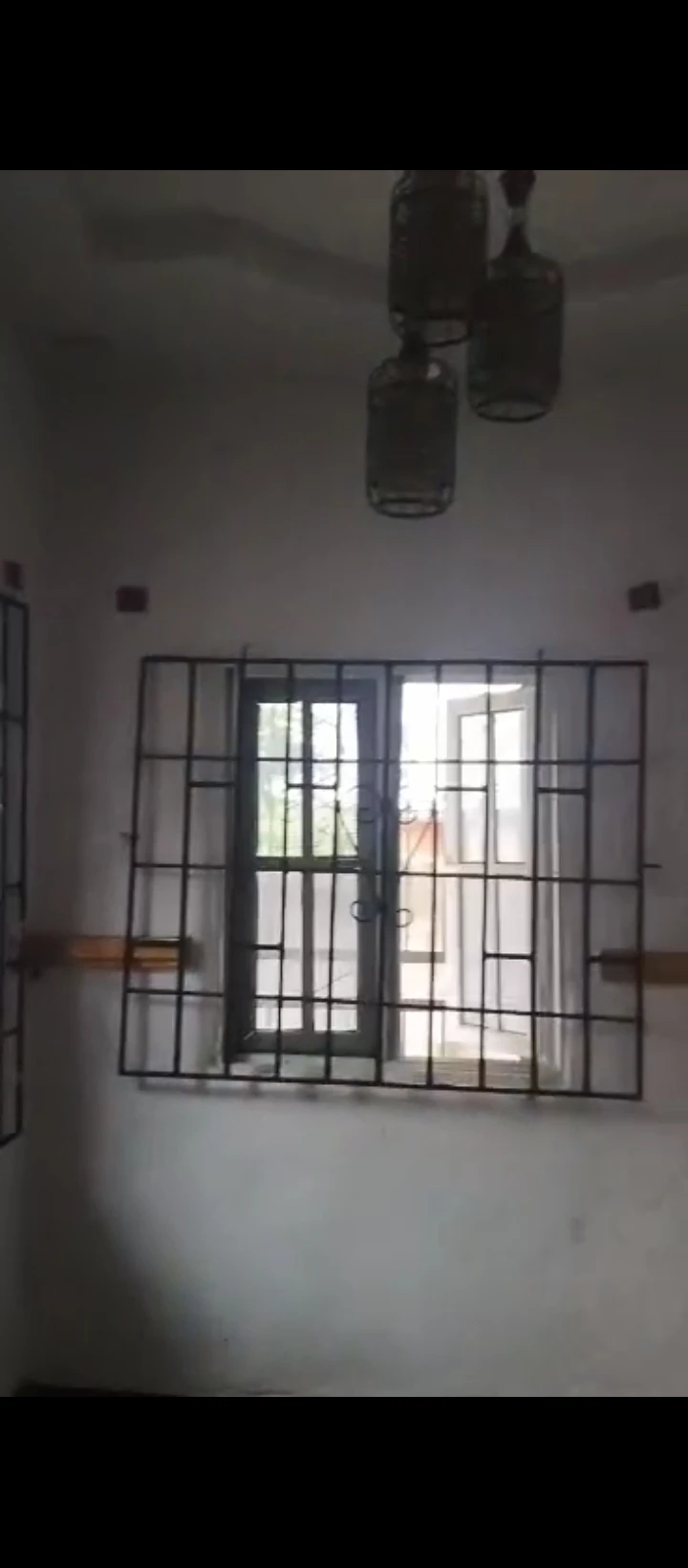 4 Bedroom Flat for Sale in Ekehuan road, Edo - Image 1