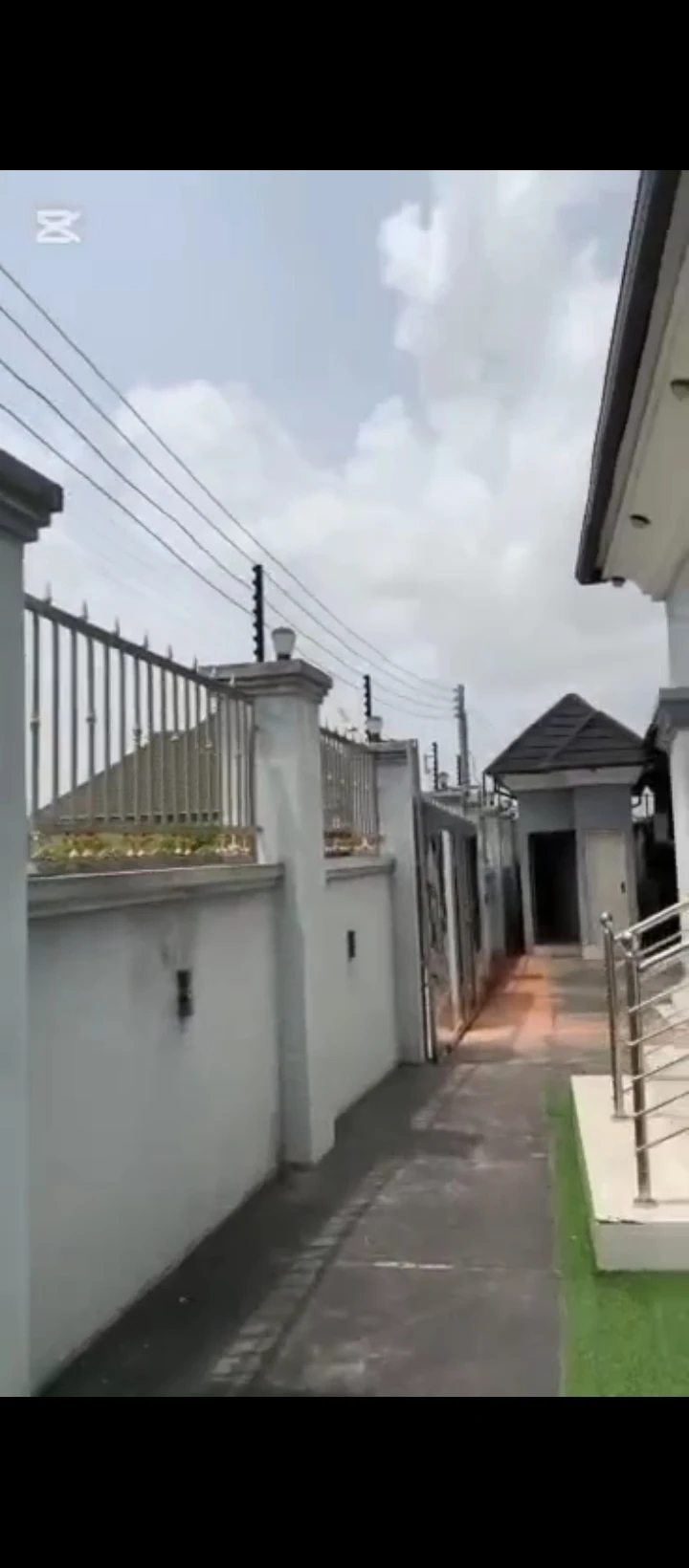 3 Bedroom Flat for Sale in Evbhuku sapele road, Edo - Image 2