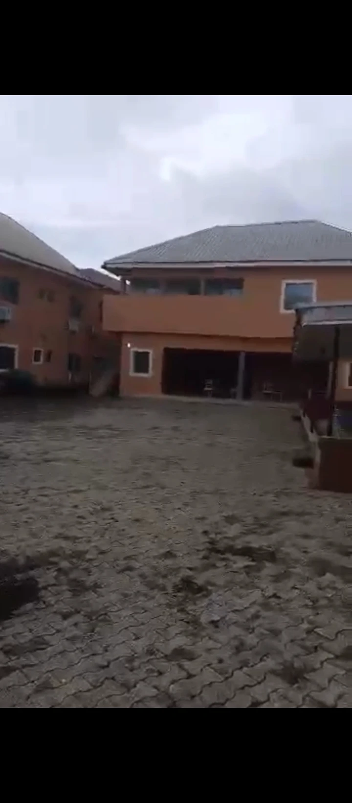 Hotel for Sale in 2nd ugbor gra, Edo - Image 6