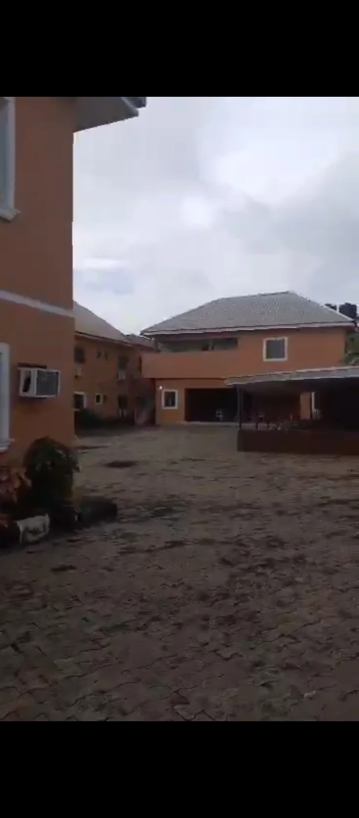 Hotel for Sale in 2nd ugbor gra, Edo - Image 5