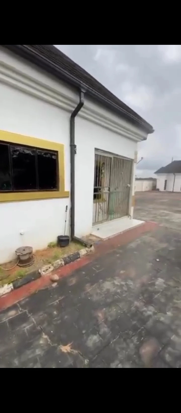 4 Bedroom Flat for Sale in Obayantor sapele road, Edo - Image 4
