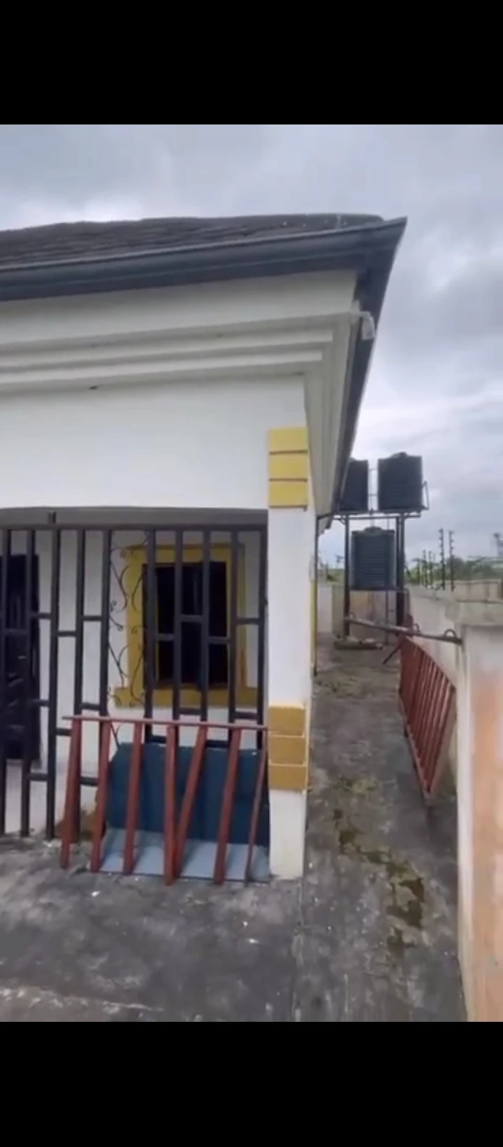 4 Bedroom Flat for Sale in Obayantor sapele road, Edo - Image 1