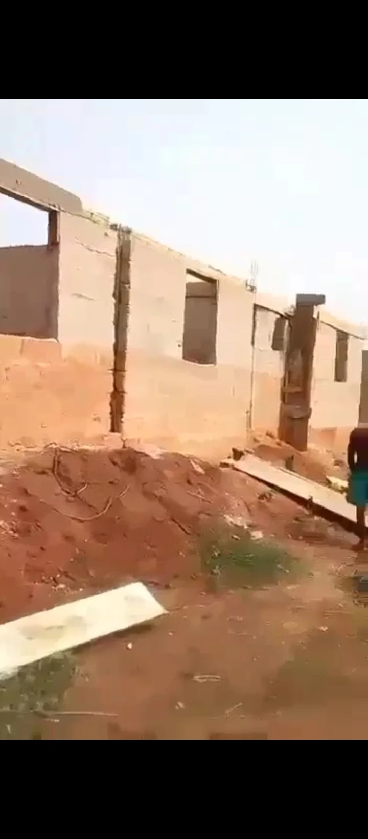 Uncompleted Building for Sale in Uteh, Edo - Image 2