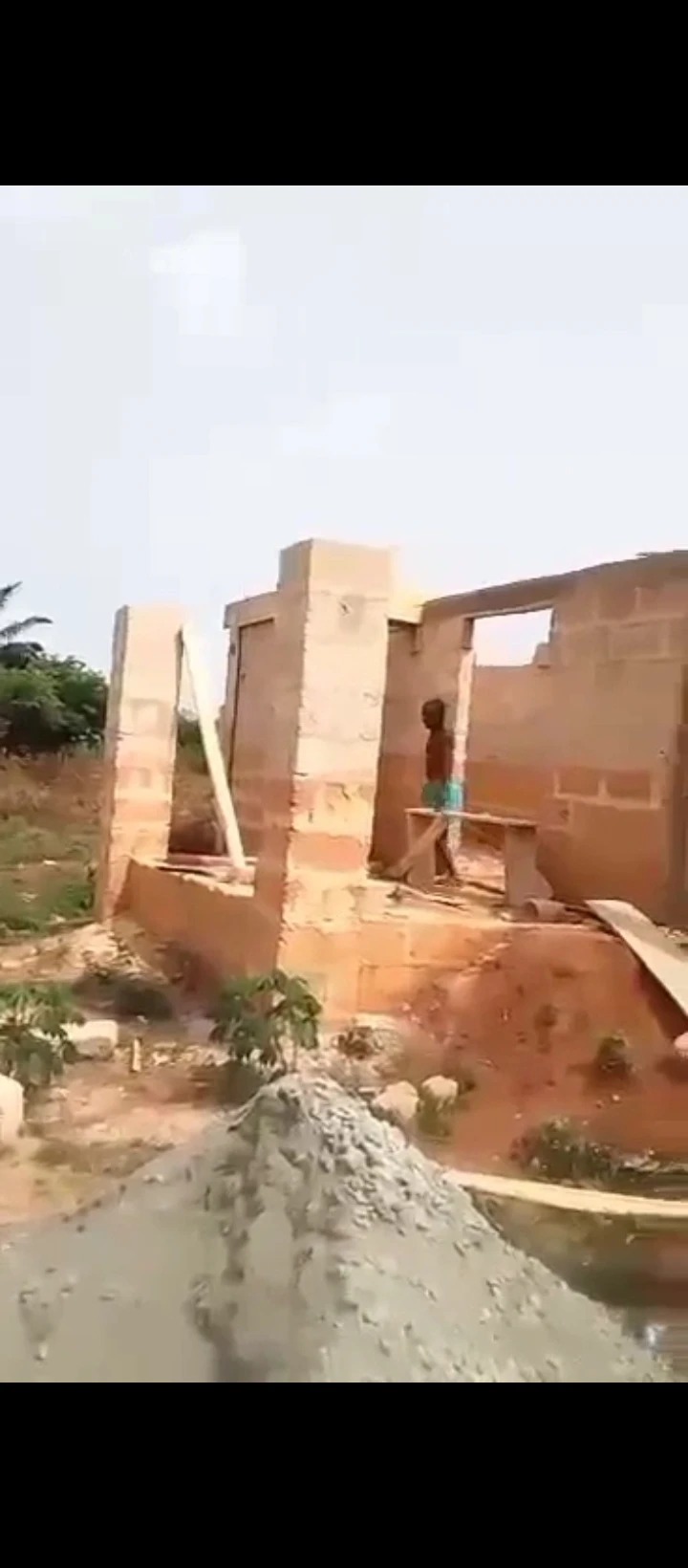 Uncompleted Building for Sale in Uteh, Edo - Image 3
