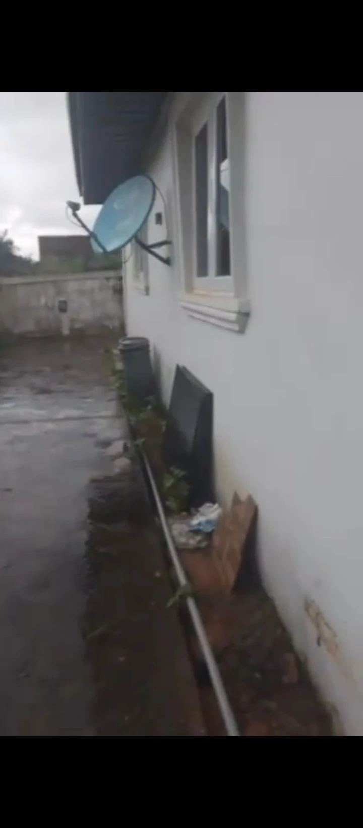 3 Bedroom Flat for Sale in Benin auchi road Eyaen, Edo - Image 1