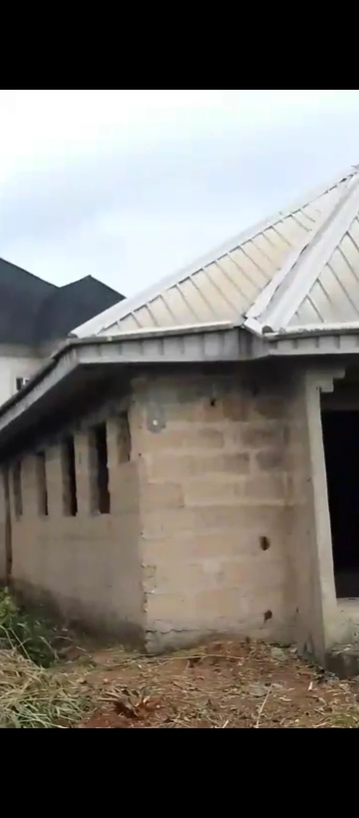 Uncompleted Building for Sale in Airport road, Edo - Image 1