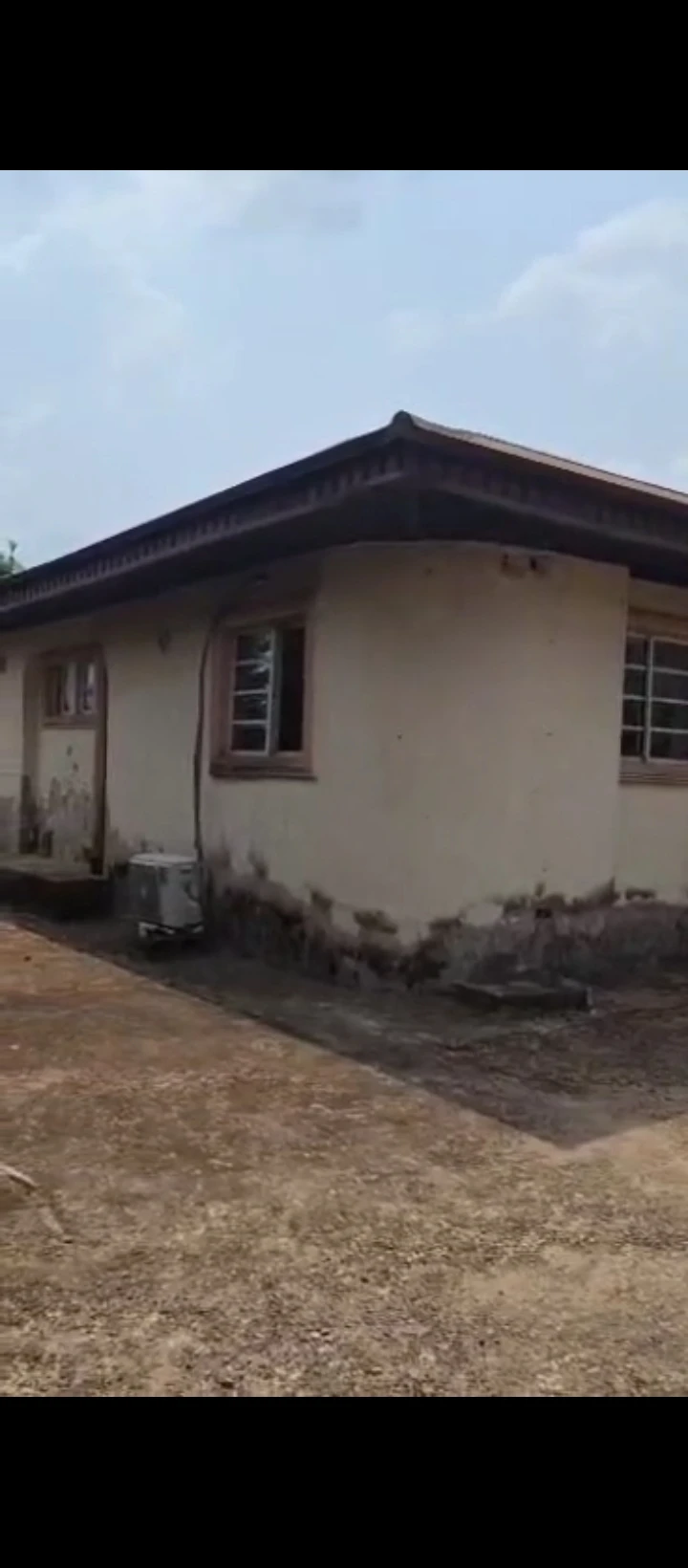 3 Bedroom Flat for Sale in Ugbor gra, Edo - Image 1