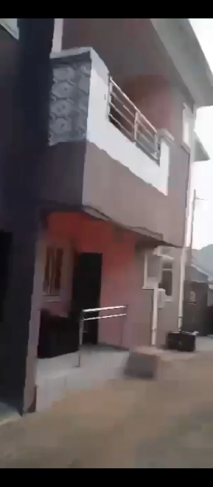 2 Bedroom Flat for Sale in Evboraria sapele road, Edo - Image 1