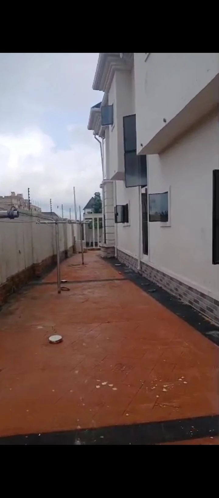 Duplex for Sale in Okhoromi airport road, Edo - Image 2