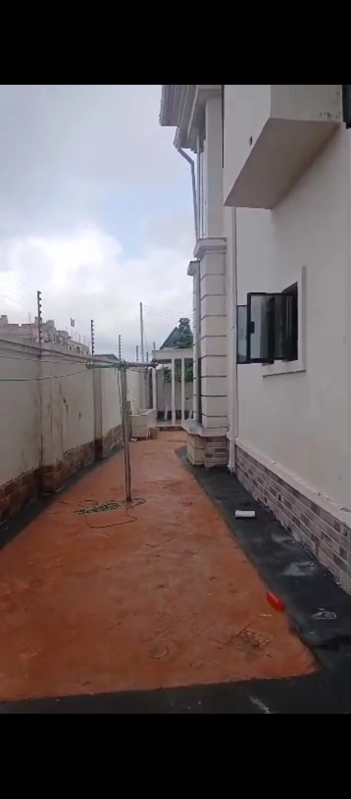Duplex for Sale in Okhoromi airport road, Edo - Image 1