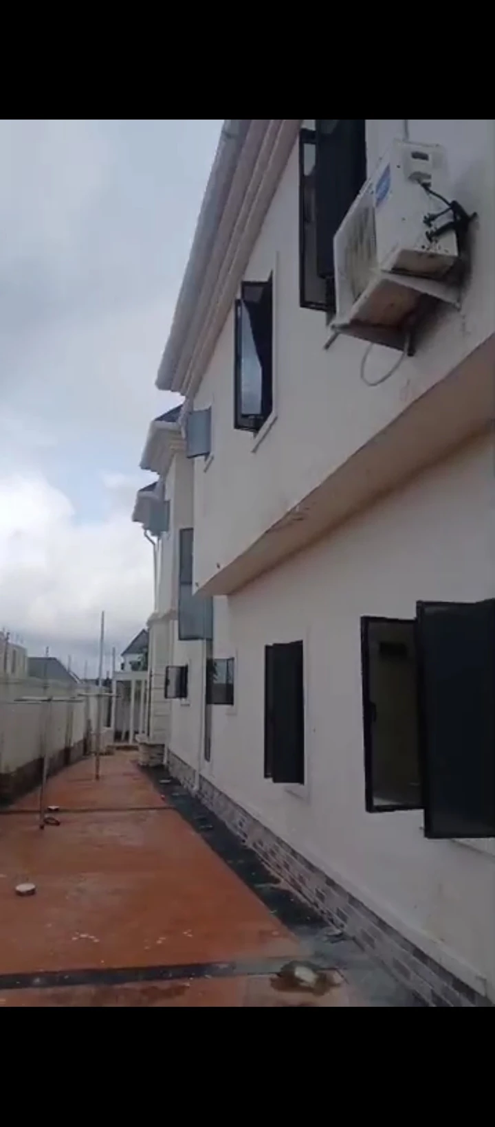 Duplex for Sale in Okhoromi airport road, Edo - Image 3