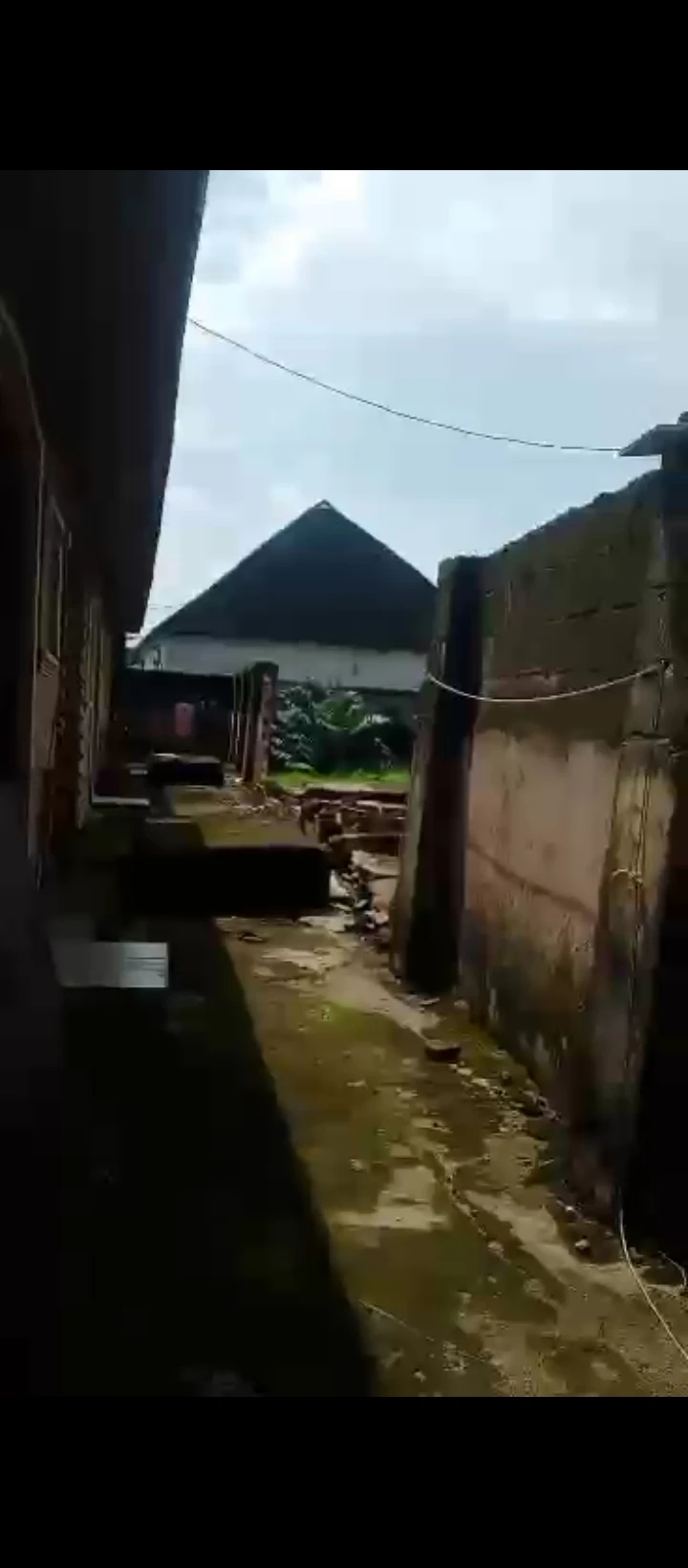 3 Bedroom Flat for Sale in Ogunwemnyi/ugbor, Edo - Image 2
