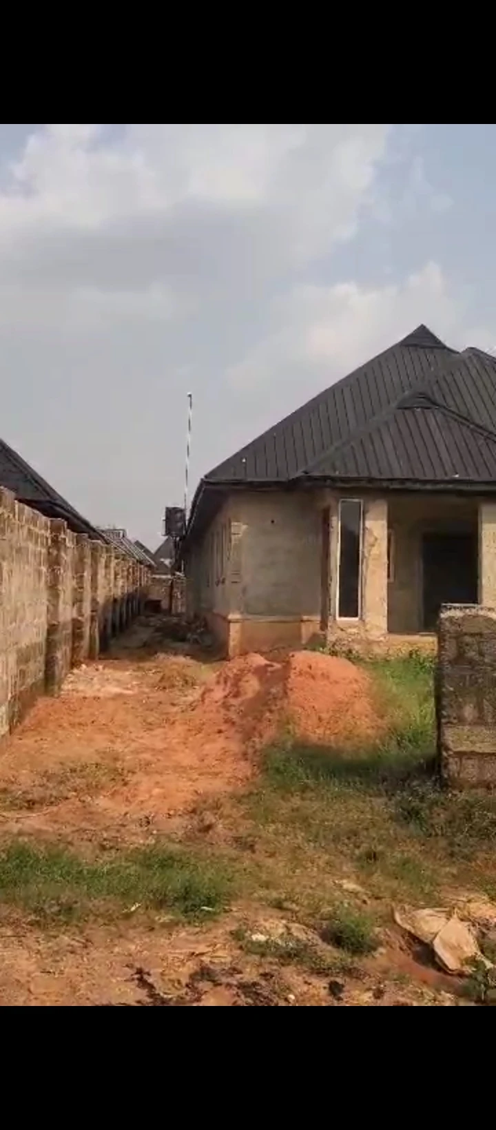 3 Bedroom Flat for Sale in Ewodia airport road, Edo - Image 5