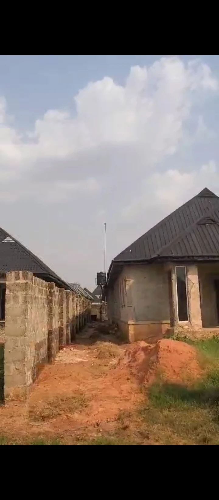 3 Bedroom Flat for Sale in Ewodia airport road, Edo - Image 2