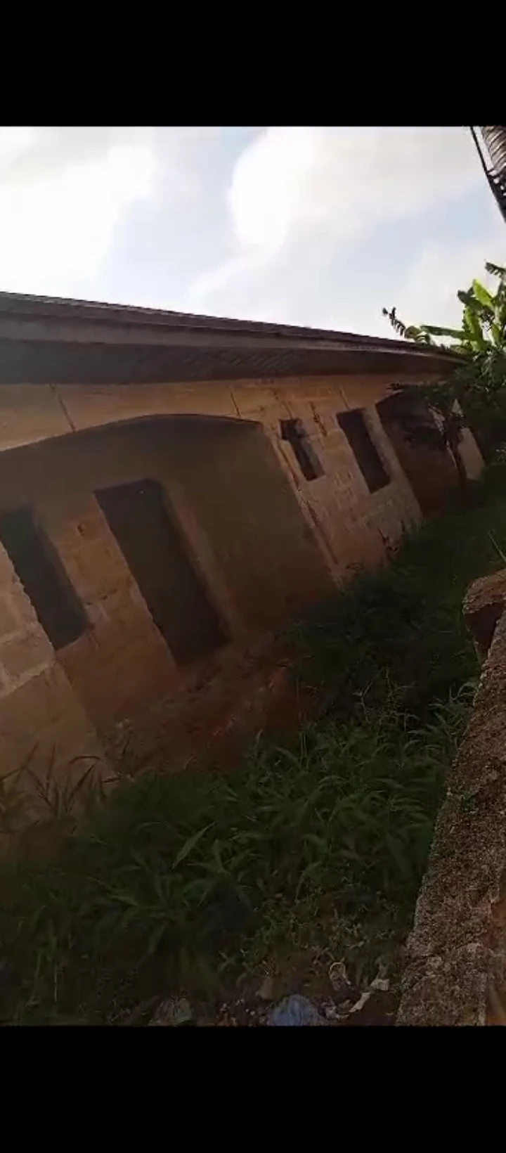 2 Bedroom Flat for Sale in Ogunwemnyi, Edo - Image 3