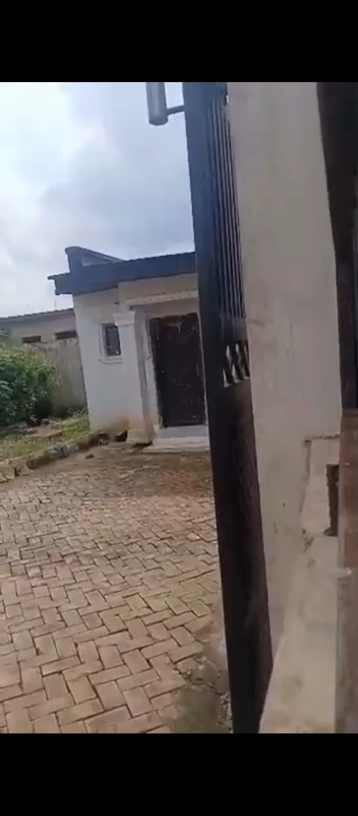 2 Bedroom Flat for Sale in Okhoromi airport road, Edo - Image 3