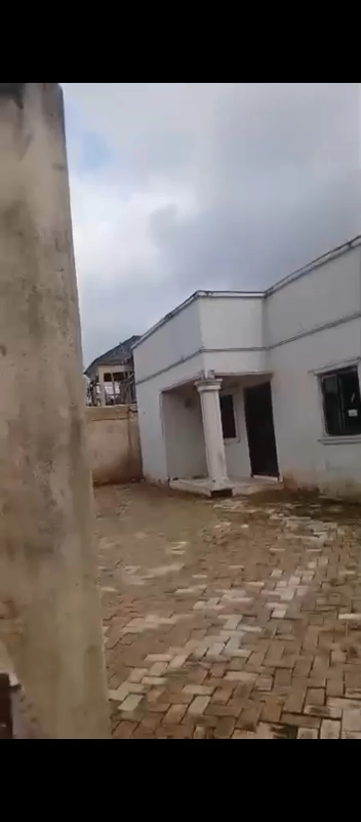 2 Bedroom Flat for Sale in Okhoromi airport road, Edo - Image 4
