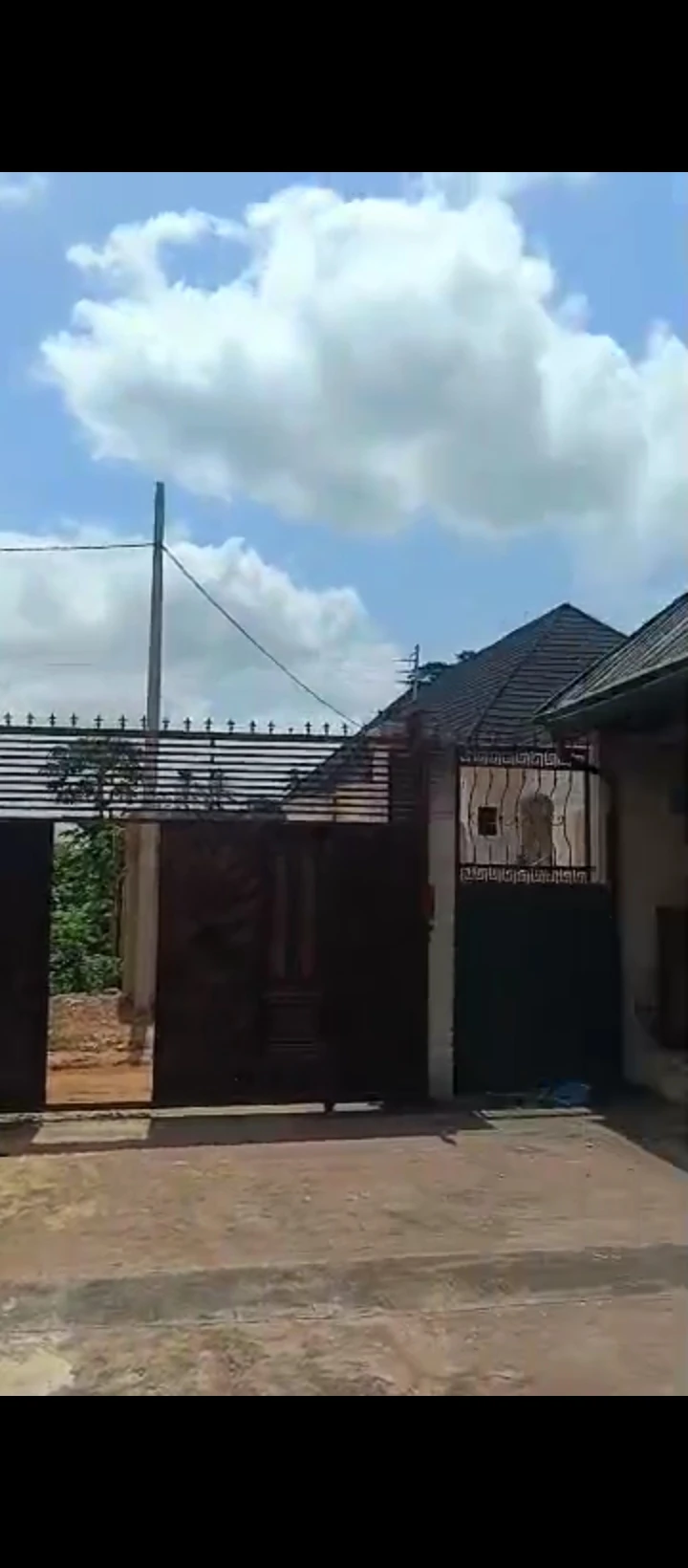 3 Bedroom Flat for Sale in Uhie sapale road, Edo - Image 5