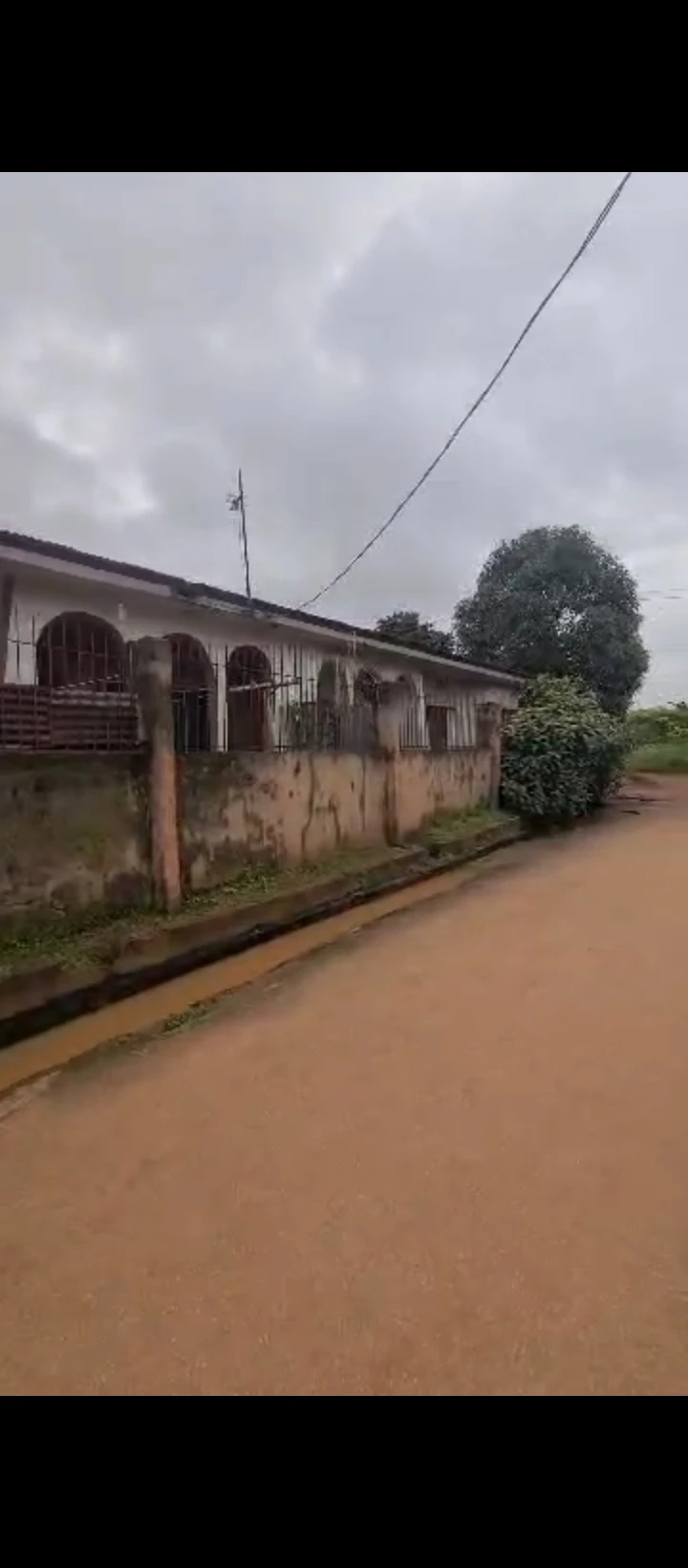 2 Bedroom Flat for Sale in Ekehuan road, Edo - Image 2