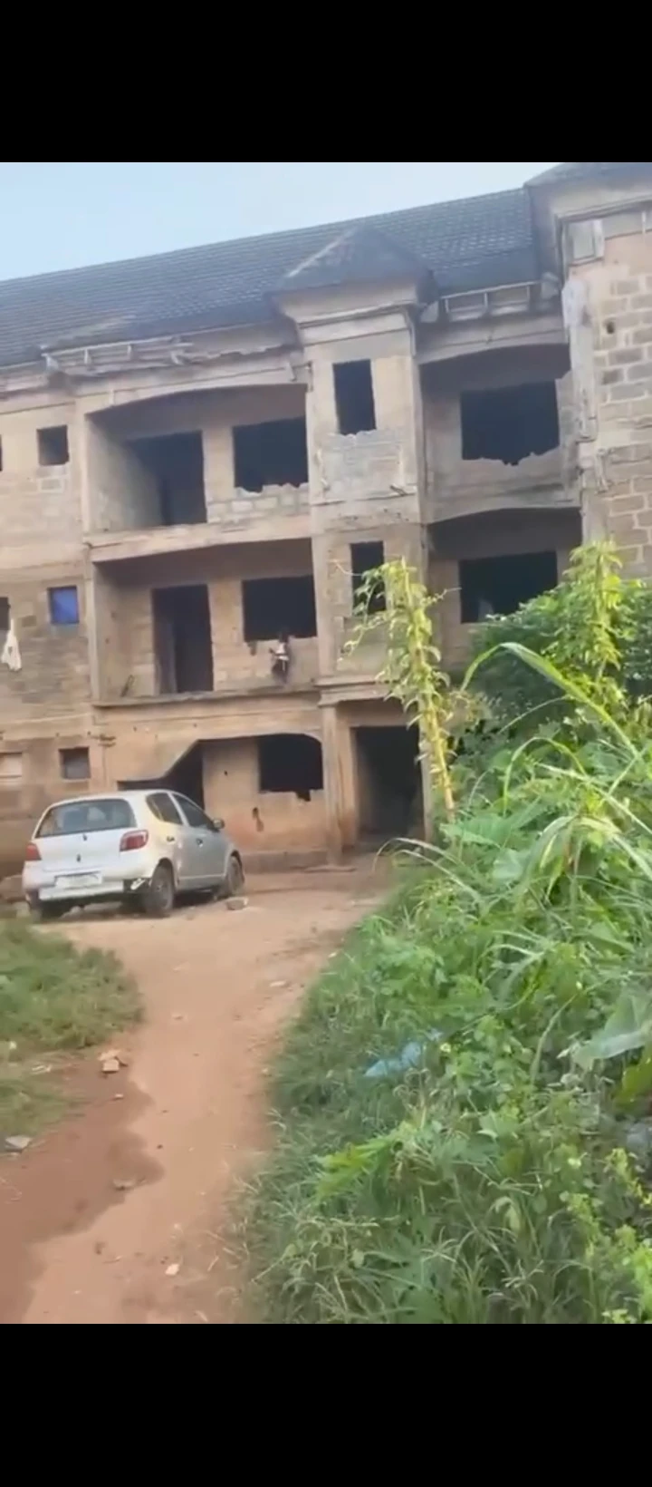 Uncompleted Building for Sale in Central road, Edo - Image 4