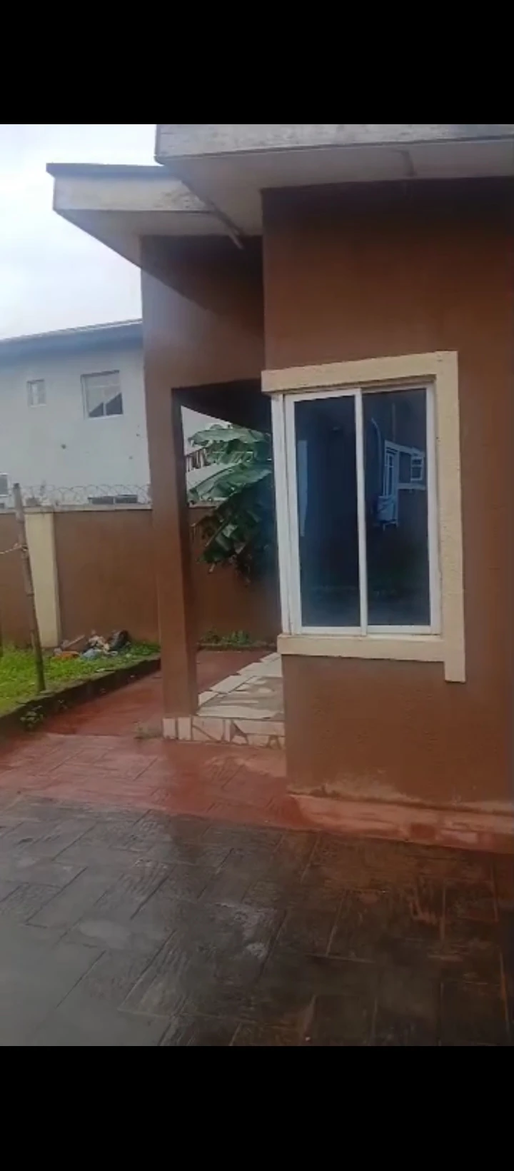 3 Bedroom Flat for Sale in Arougba, Edo - Image 1