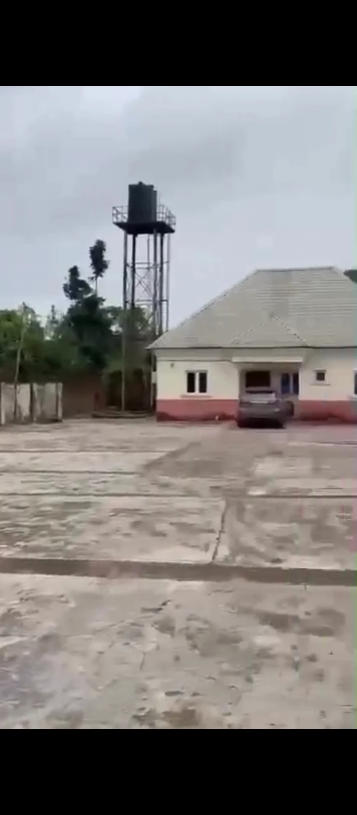 Hall for Sale in Etete layout, Edo - Image 1