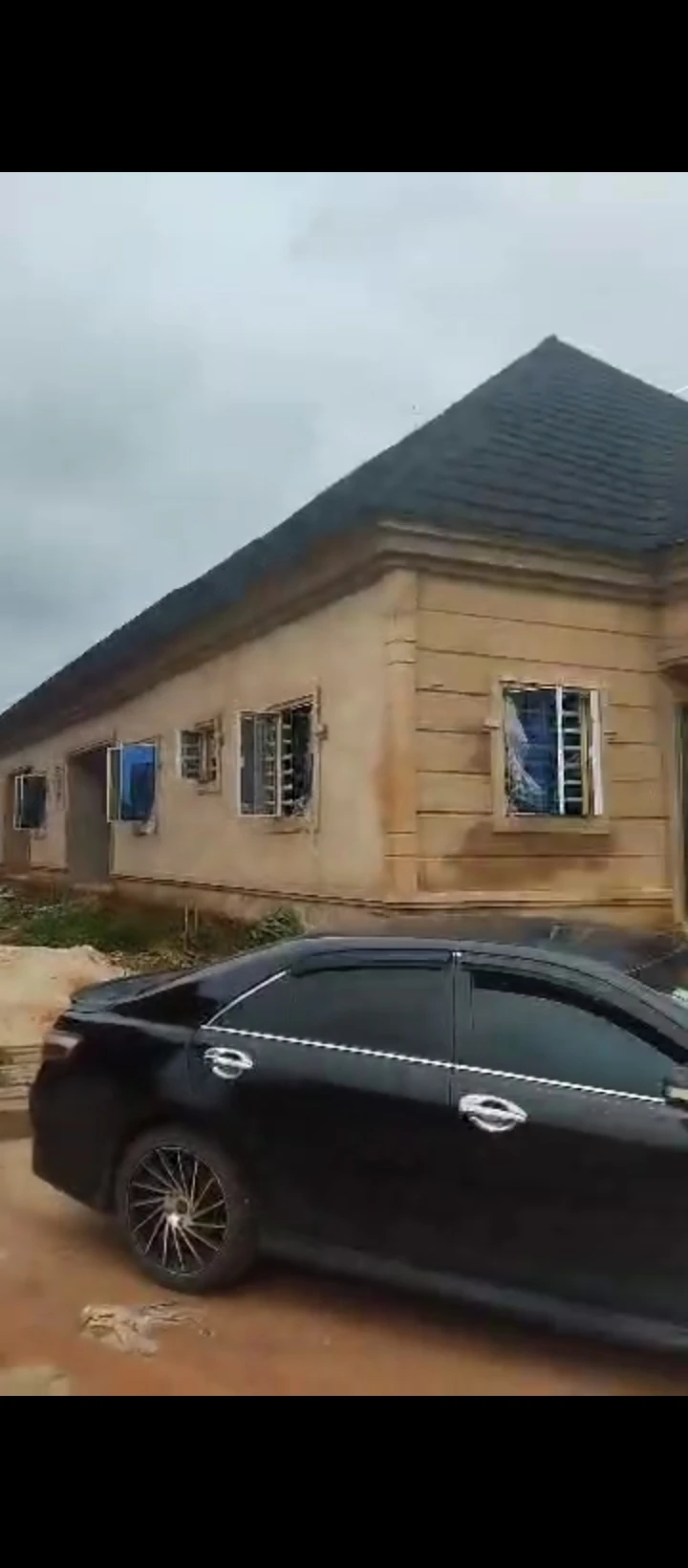 Uncompleted Building for Sale in Iyanomo sapele road bypass, Edo - Image 2