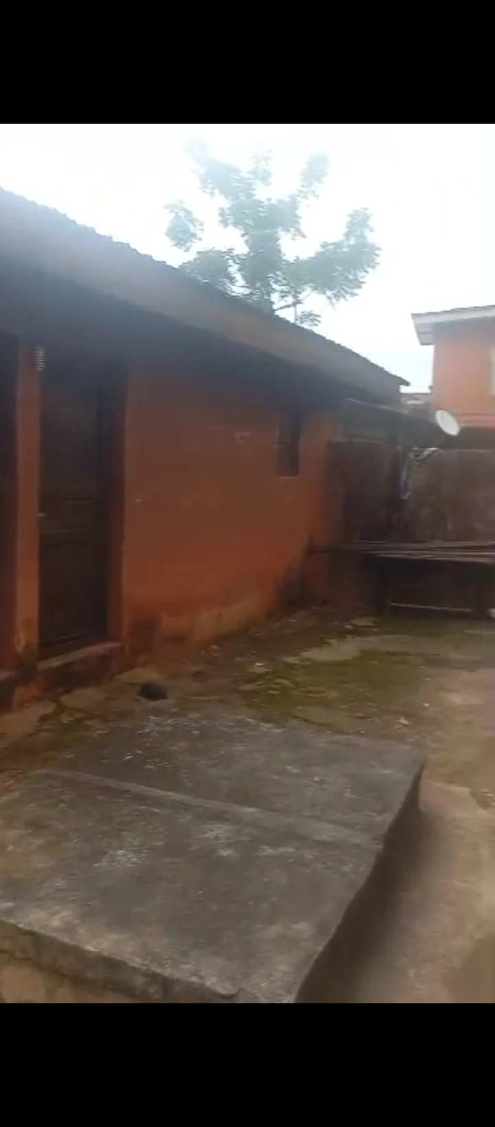Duplex for Sale in Ekehuan road, Edo - Image 2