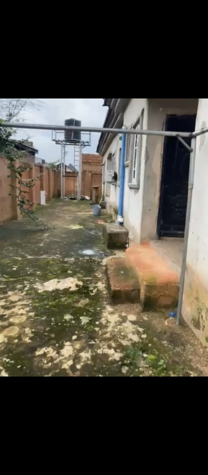 4 Bedroom Flat for Sale in Benin agbor road, Edo - Image 1