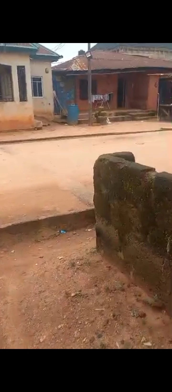 3 Bedroom Flat for Sale in Ekehuan road, Edo - Image 4