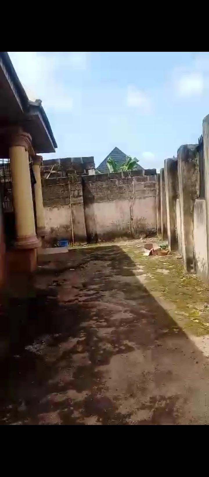 3 Bedroom Flat for Sale in Ogunwemnyi waec road, Edo - Image 2