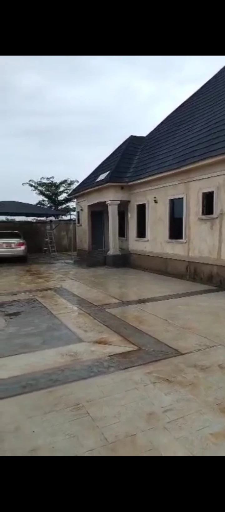 3 Bedroom Flat for Sale in Uhroho sapele road, Edo - Image 4