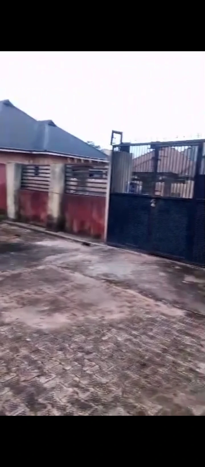 2 Bedroom Flat for Sale in Sapele road back of winners, Edo - Image 1