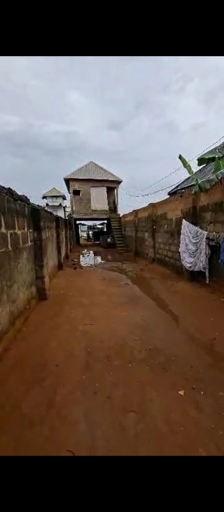 3 Bedroom Flat for Sale in Ogheghe sapele road, Edo - Image 1