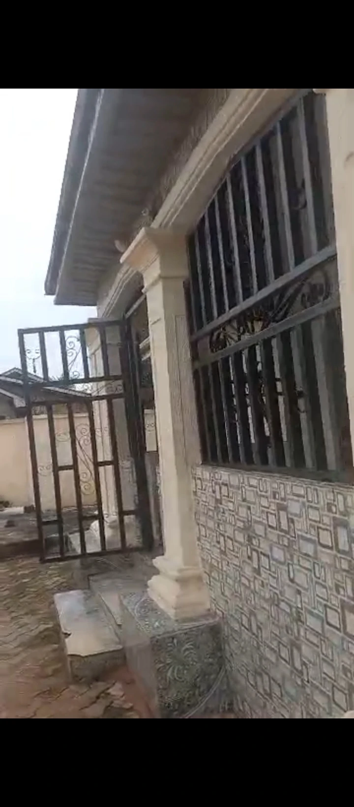 3 Bedroom Flat for Sale in Upper ekehuan road, Edo - Image 6