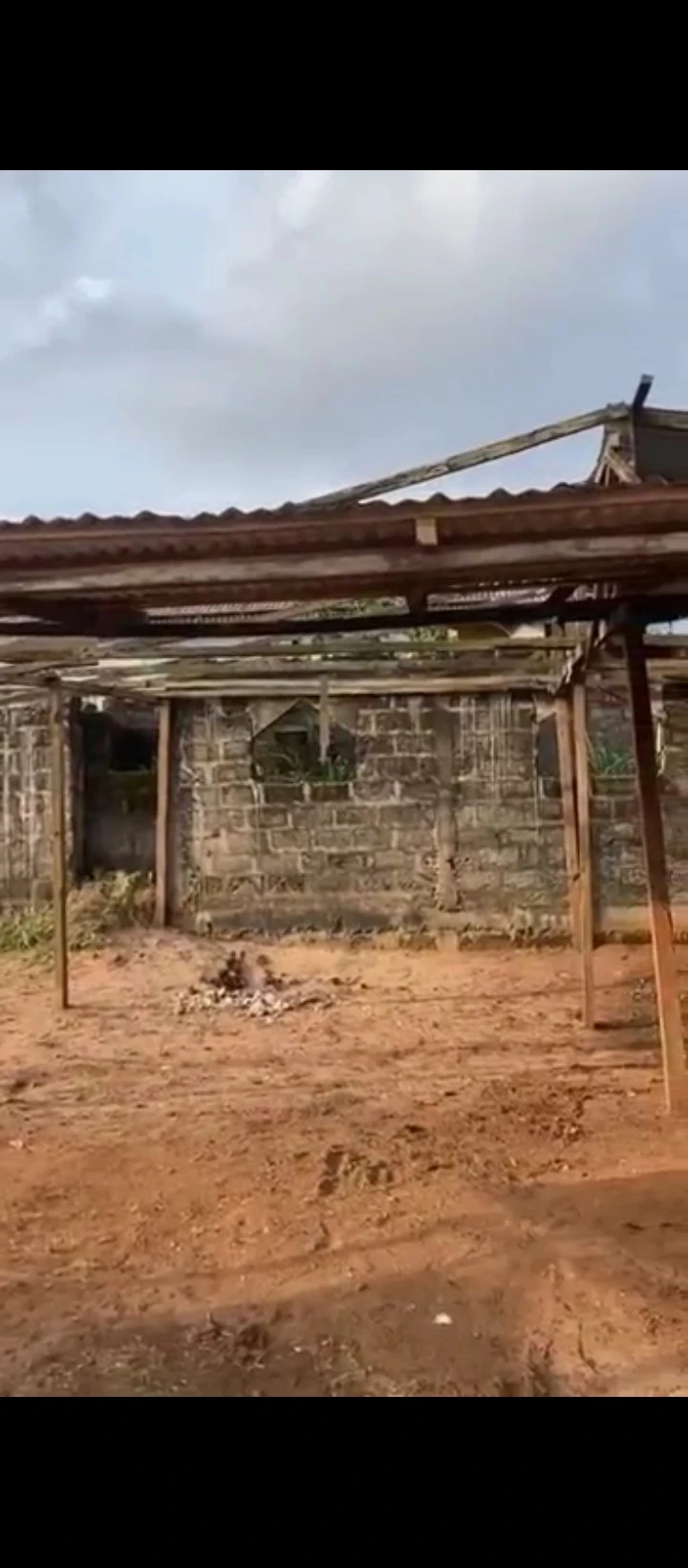 Uncompleted Building for Sale in Ogunwemnyi/ugbor, Edo - Image 2