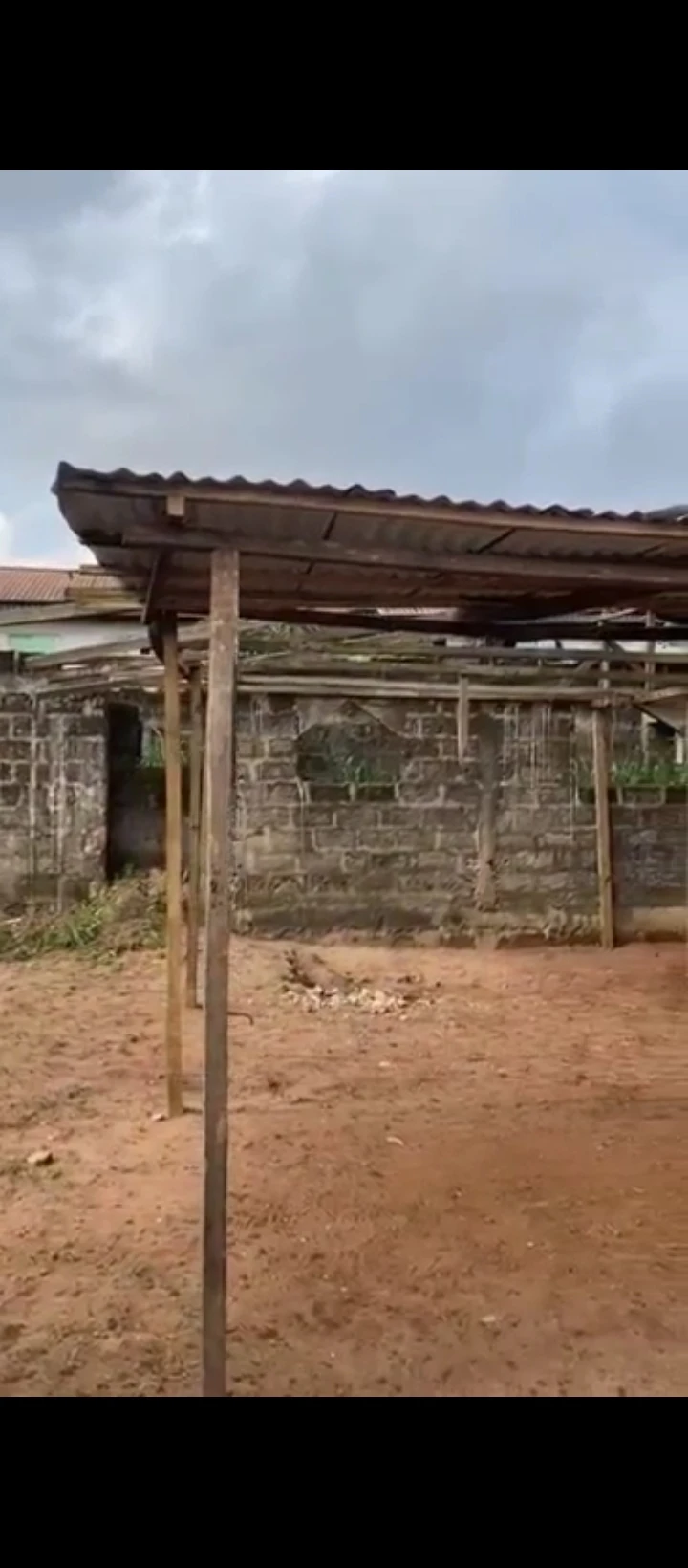Uncompleted Building for Sale in Ogunwemnyi/ugbor, Edo - Image 1