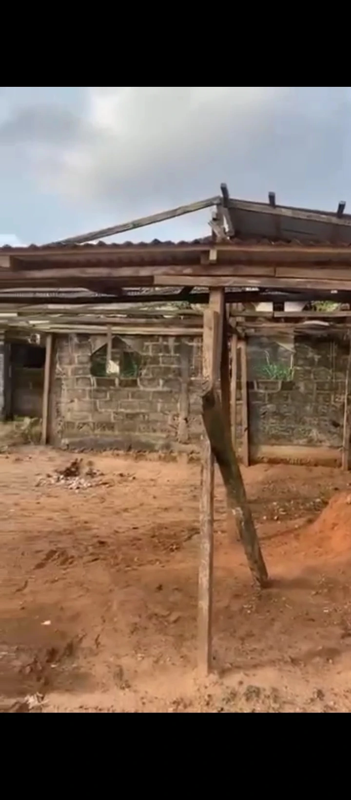 Uncompleted Building for Sale in Ogunwemnyi/ugbor, Edo - Image 3