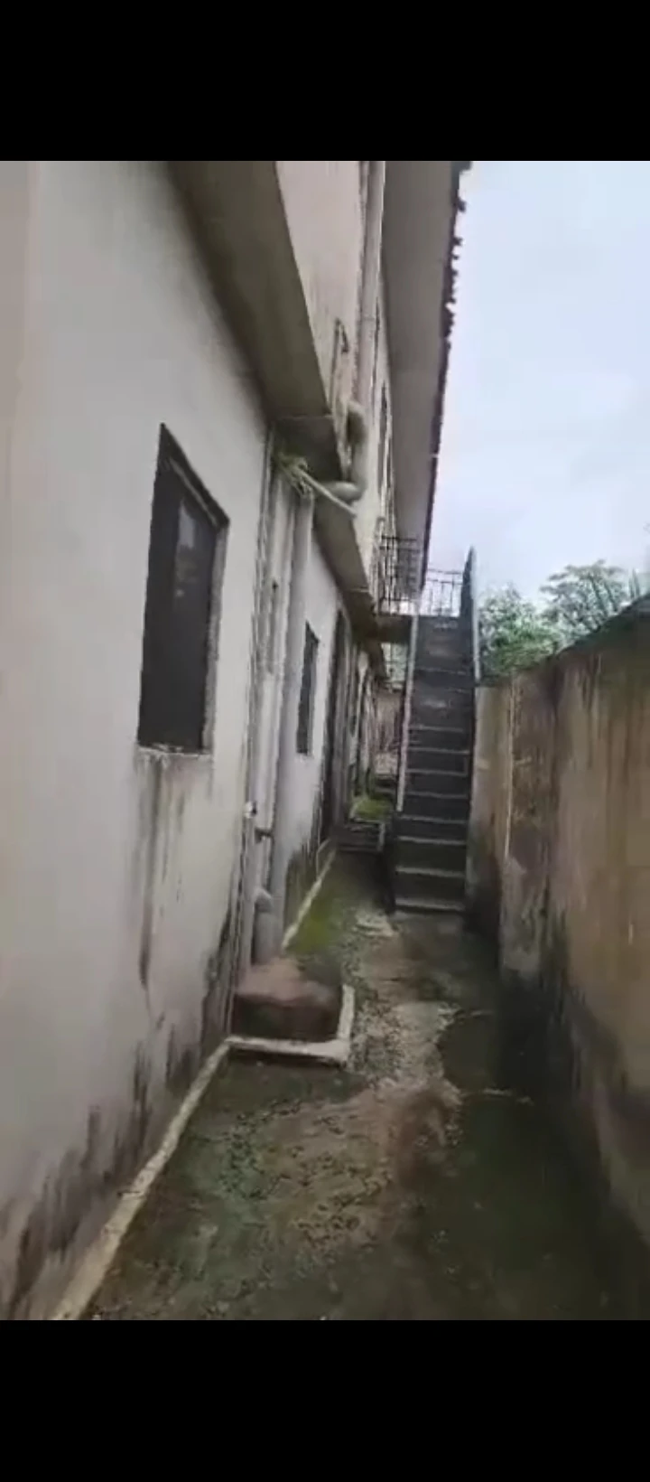 3 Bedroom Flat for Sale in Santana junction agbor park, Edo - Image 1