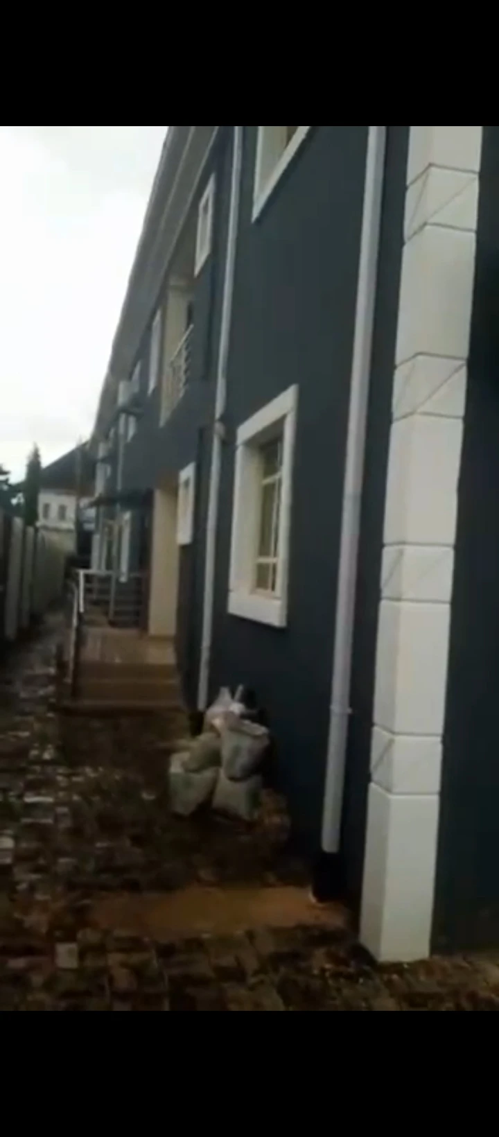 3 Bedroom Flat for Sale in Ogunwemnyi/ugbor, Edo - Image 2