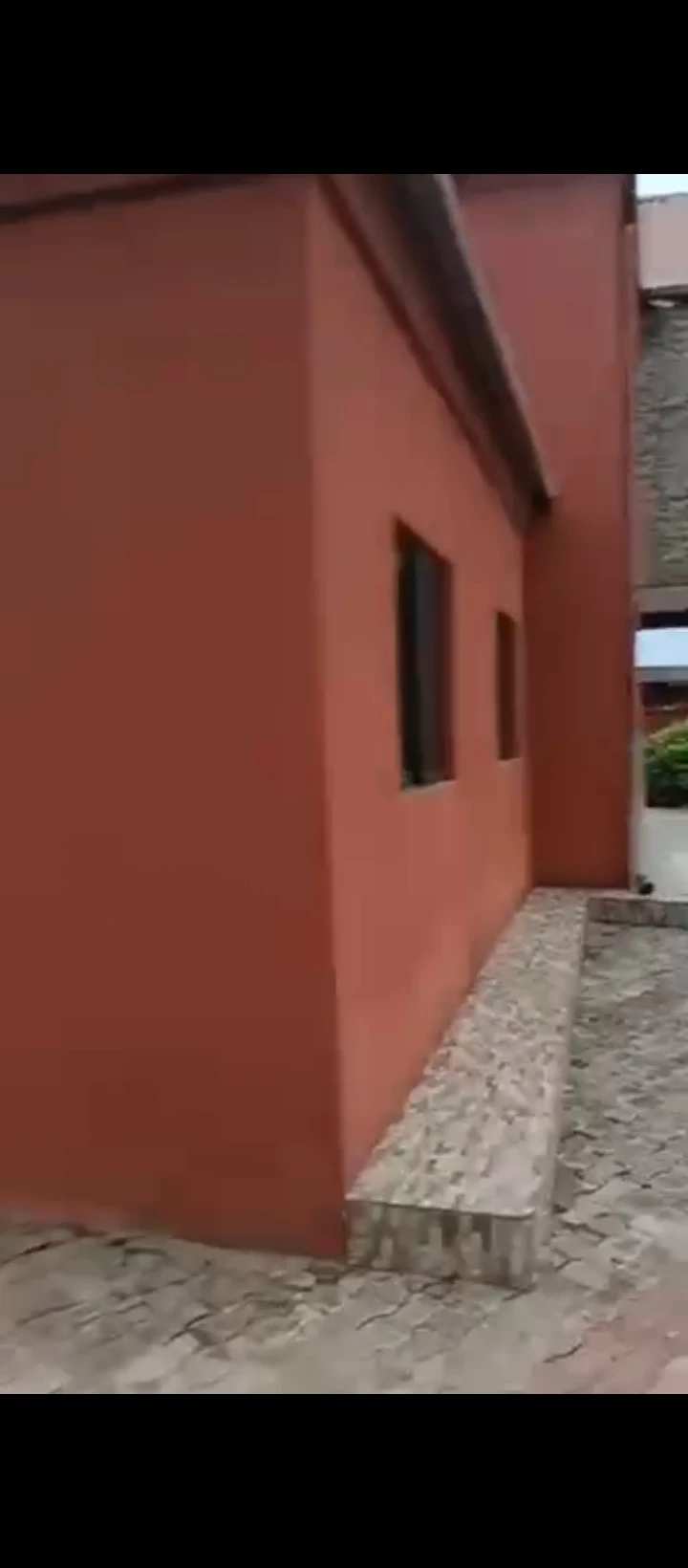 Mansion for Sale in Etete, Edo - Image 1