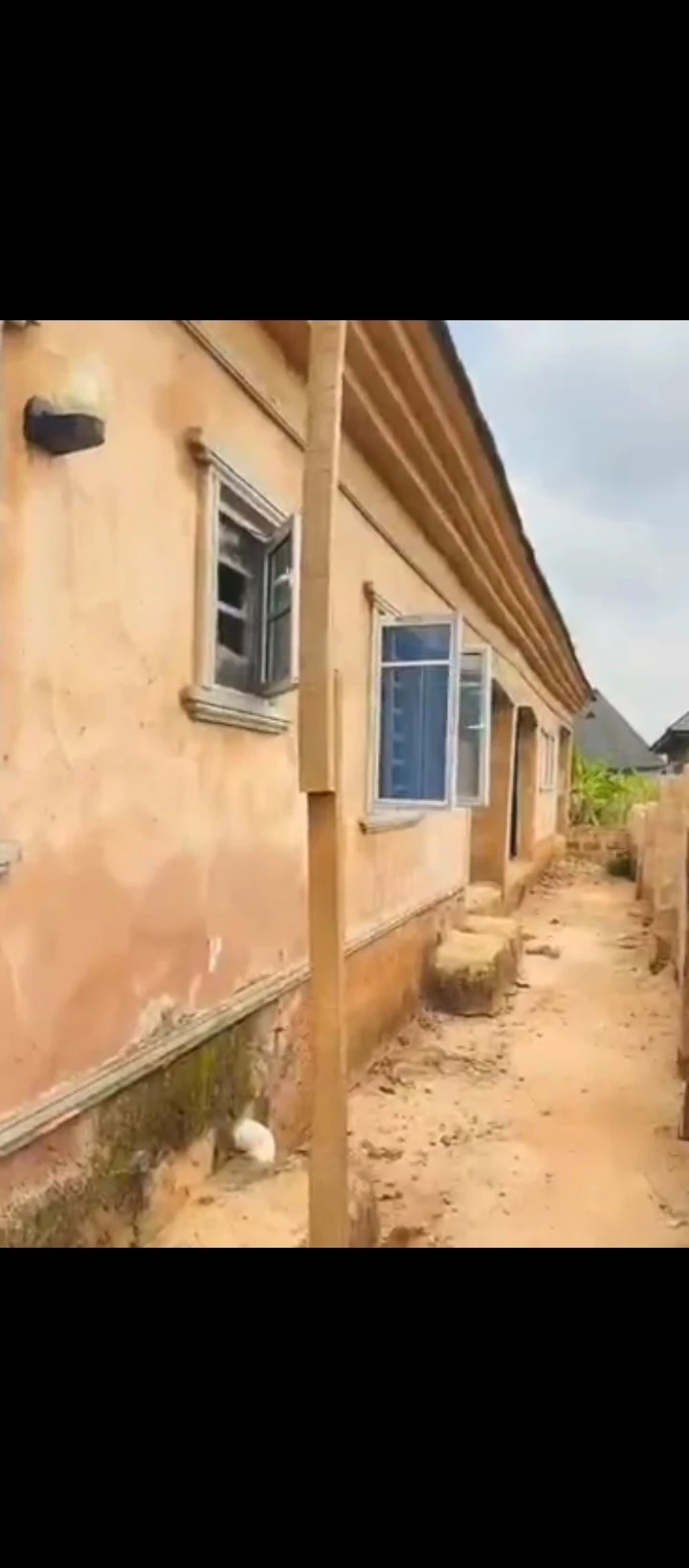 3 Bedroom Flat for Sale in Sapele road bypass, Edo - Image 2