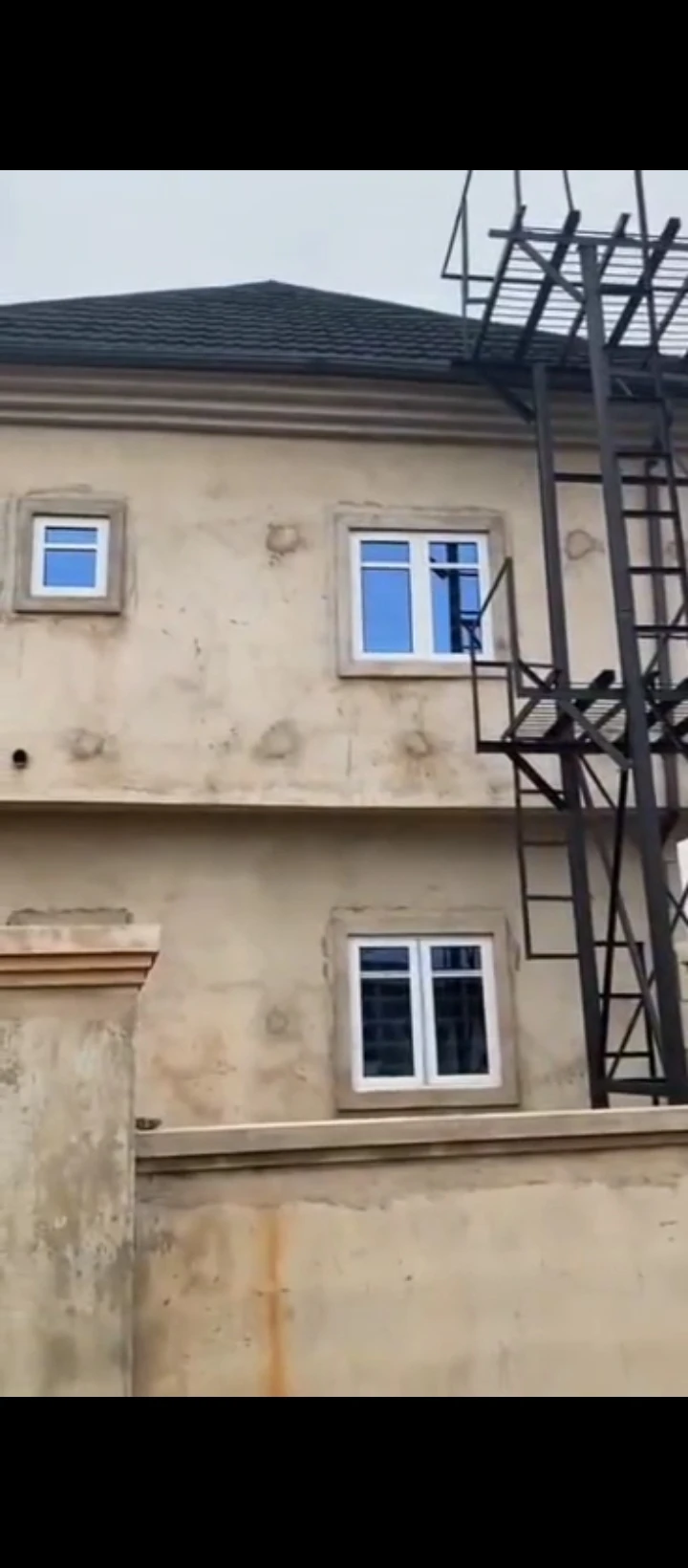 2 Bedroom Flat for Sale in Ugbor gra, Edo - Image 4