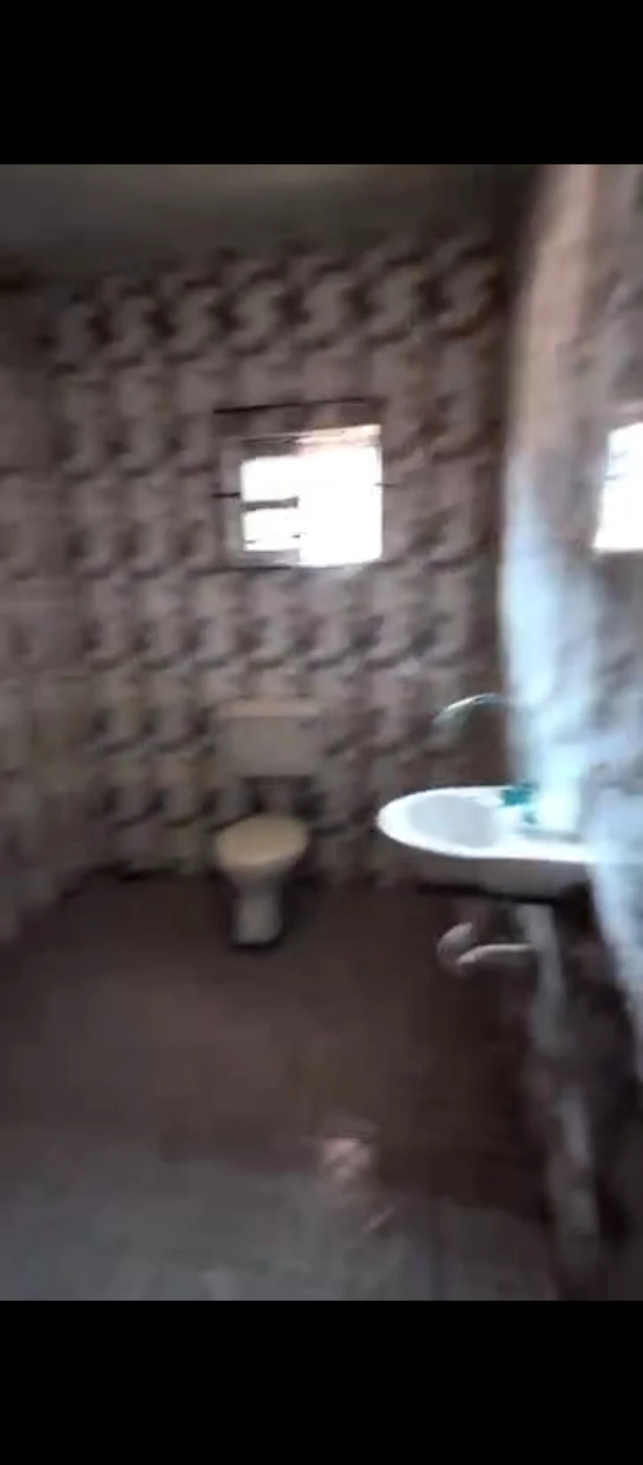 3 Bedroom Flat for Sale in Okhun, Edo - Image 5