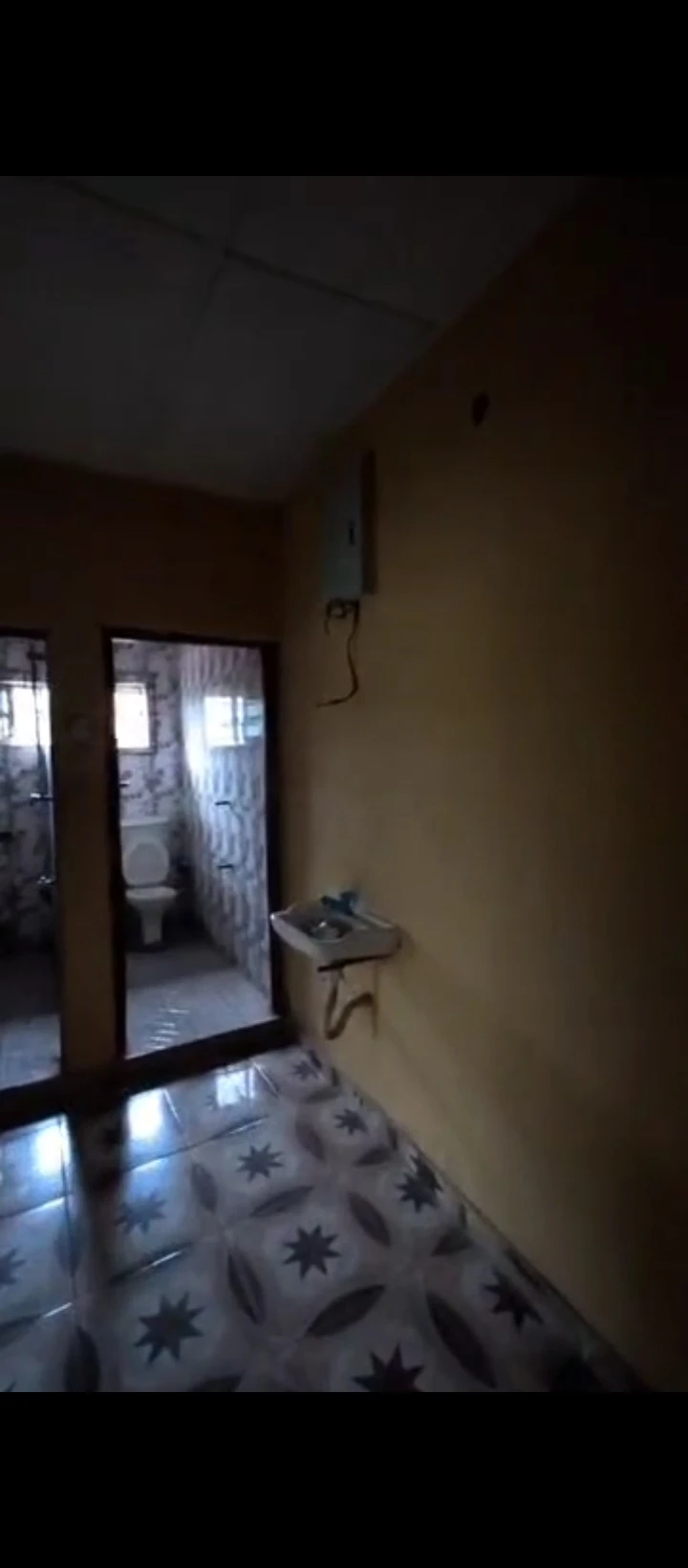 3 Bedroom Flat for Sale in Okhun, Edo - Image 2