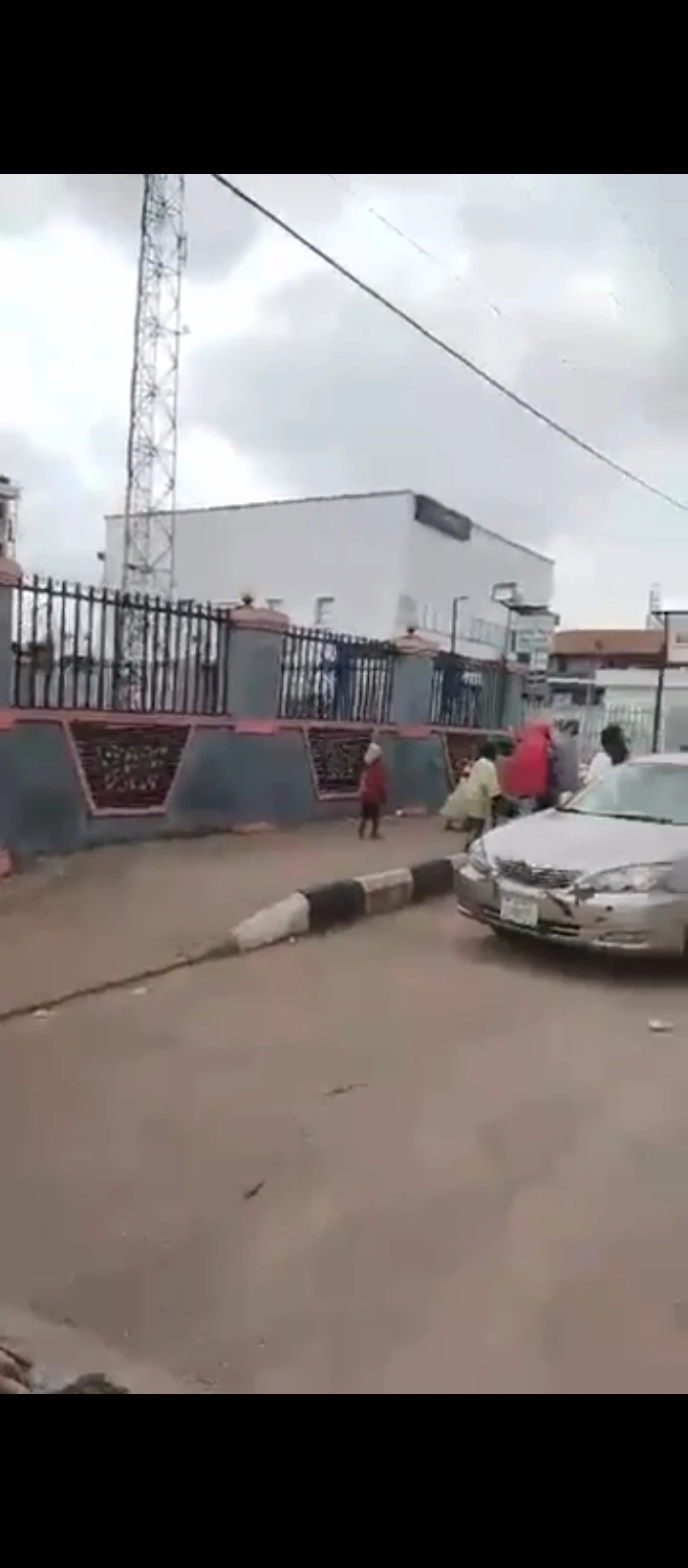 Hotel for Sale in Airport road, Edo - Image 4